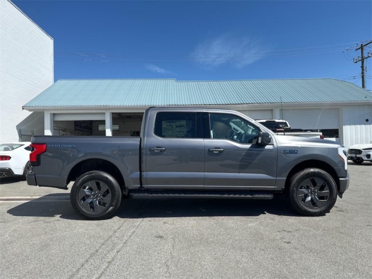 2025 Ford F-150 Lightning Flash  - Tailgate Step Photo5