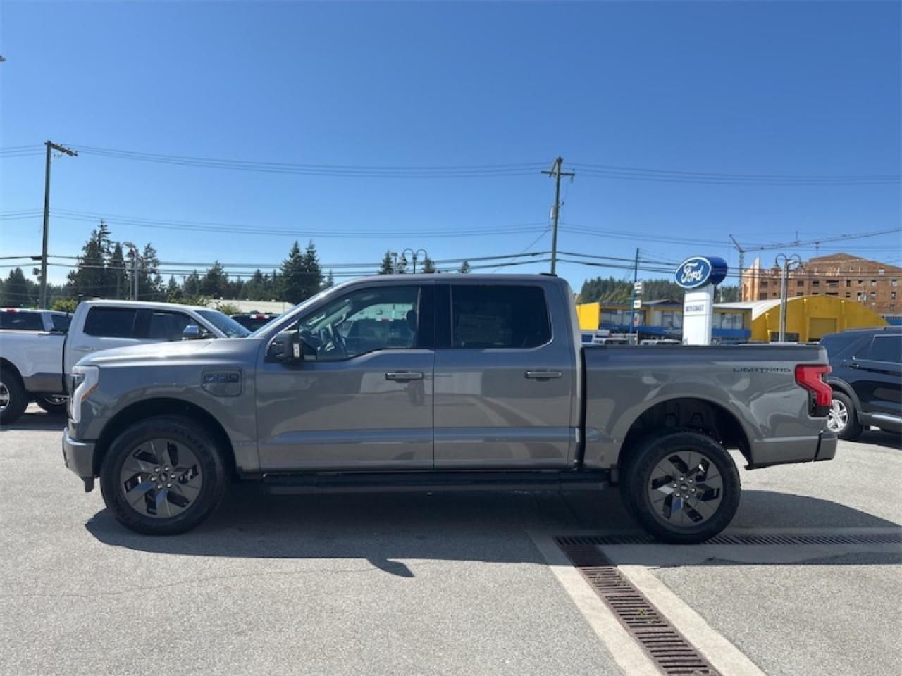 2025 Ford F-150 Lightning Flash  - Tailgate Step Photo