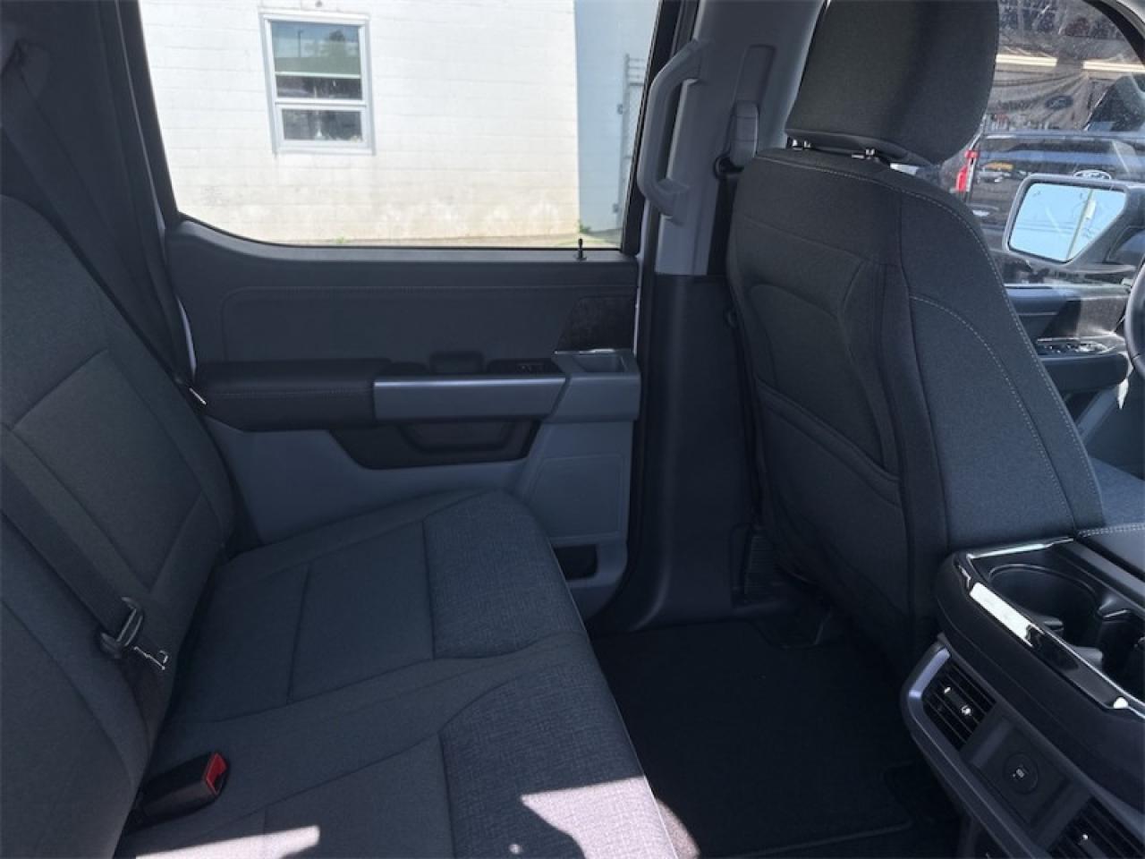 2025 Ford F-150 Lightning XLT Photo5