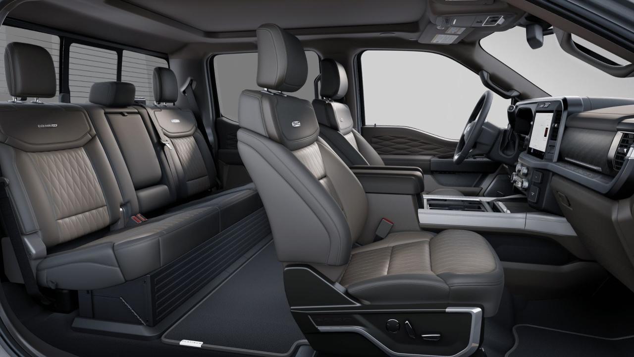 2025 Ford SUPERDUTY F-350® Platinum® Photo5