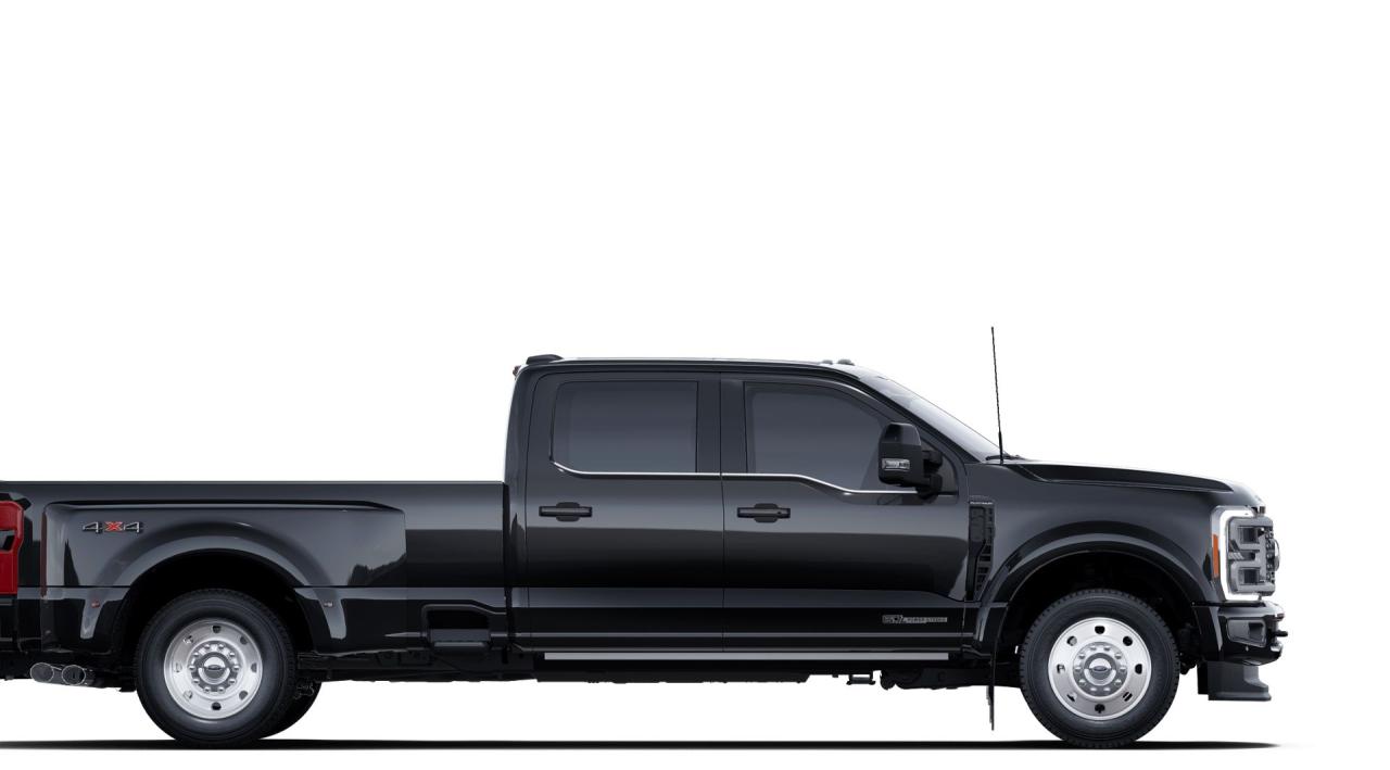 2025 Ford F-450 Super Duty DRW Platinum Photo4