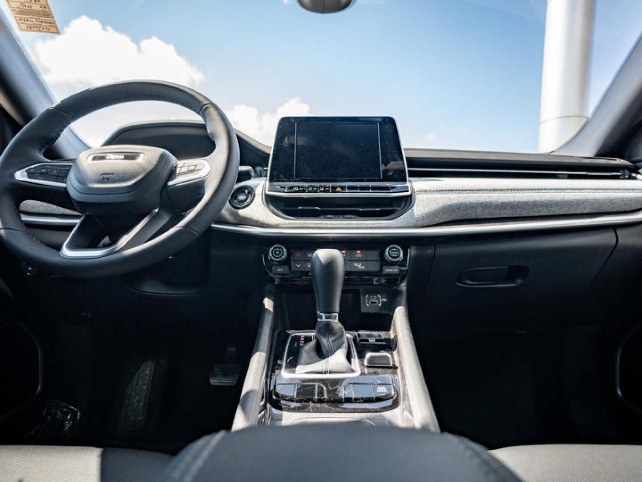 2025 Jeep Compass NORTH Photo