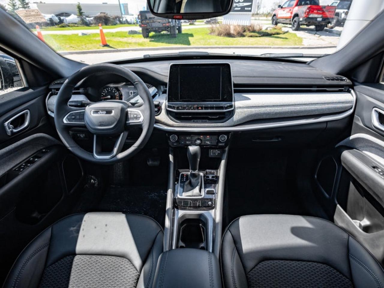 2025 Jeep Compass NORTH Photo