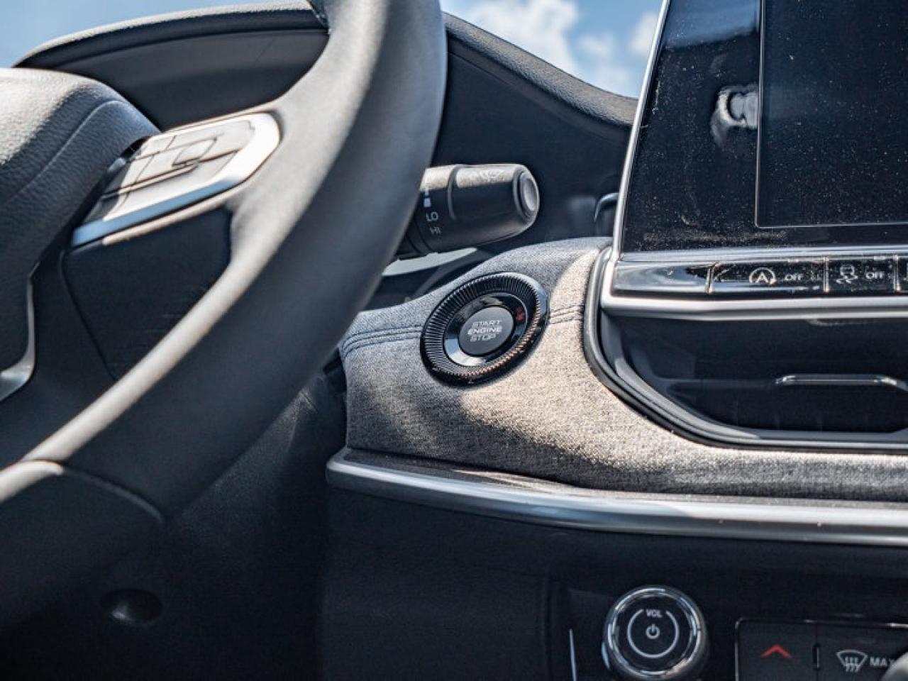 2025 Jeep Compass NORTH Photo