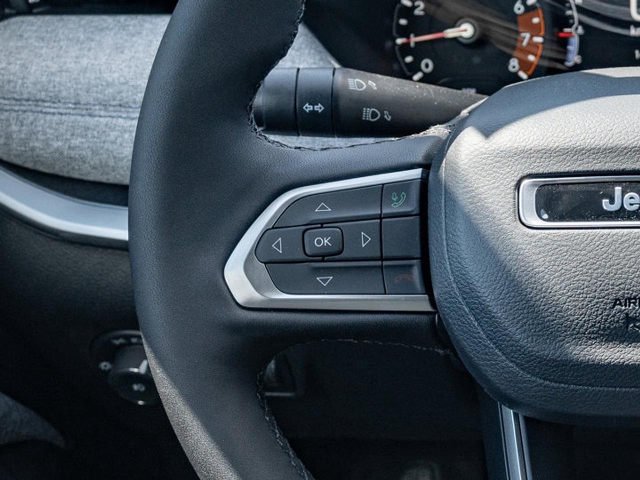 2025 Jeep Compass NORTH Photo