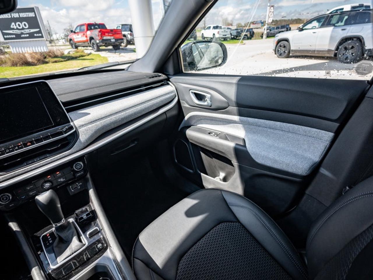 2025 Jeep Compass NORTH Photo