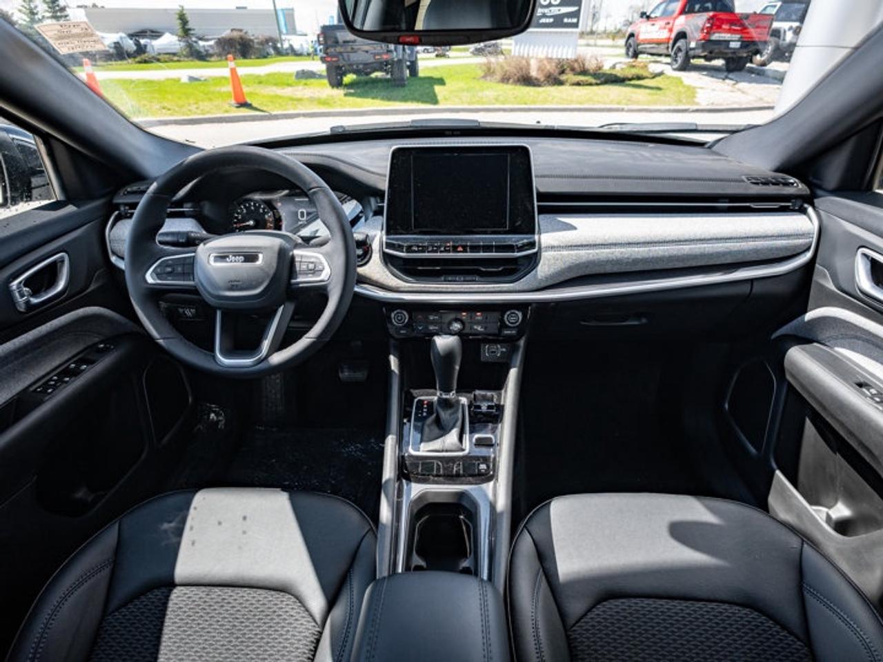 2025 Jeep Compass NORTH Photo
