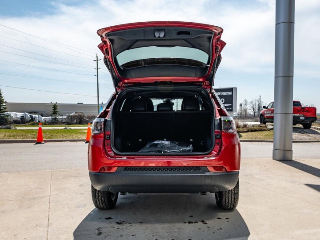 2025 Jeep Compass NORTH Photo