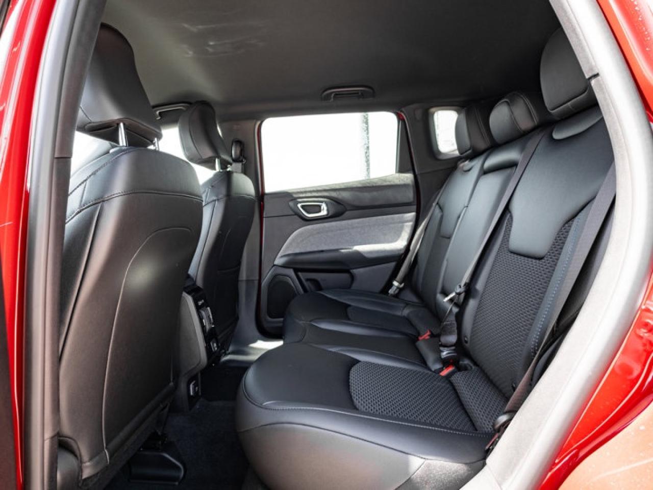 2025 Jeep Compass NORTH Photo