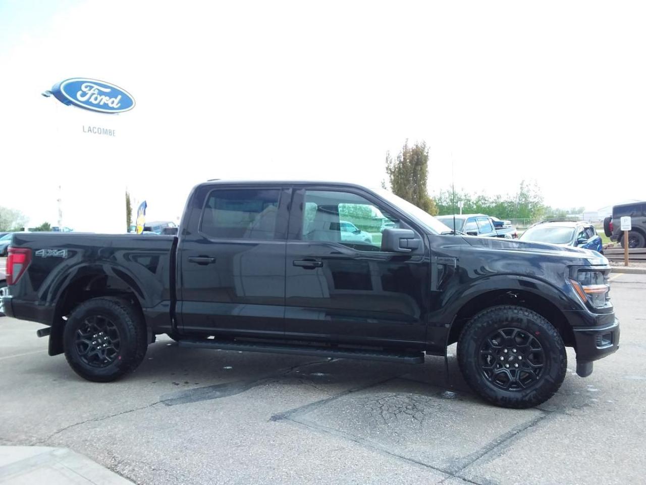 New 2025 Ford F-150 XLT for sale in Lacombe, AB