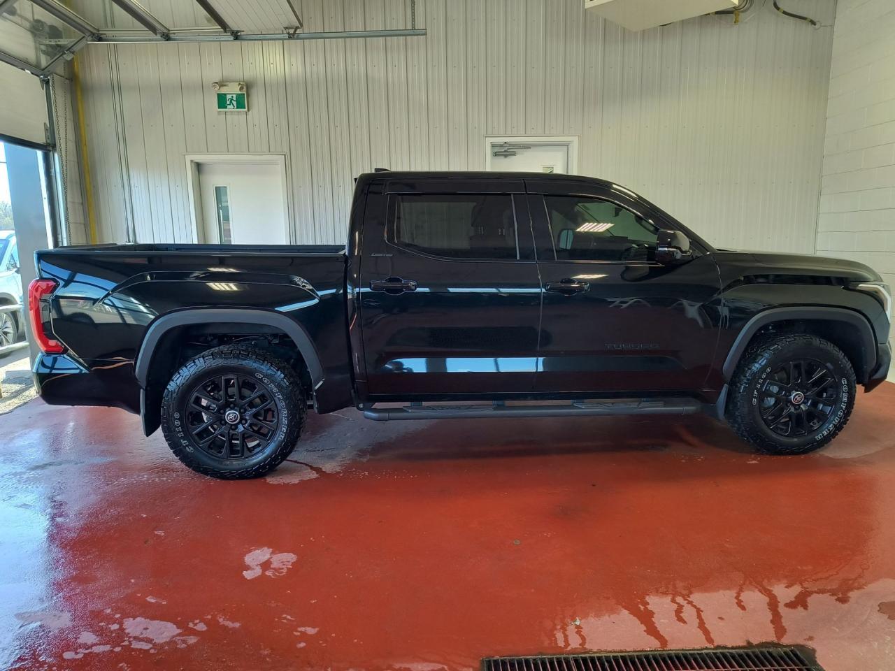 2024 Toyota Tundra Limited  4x4 Photo3