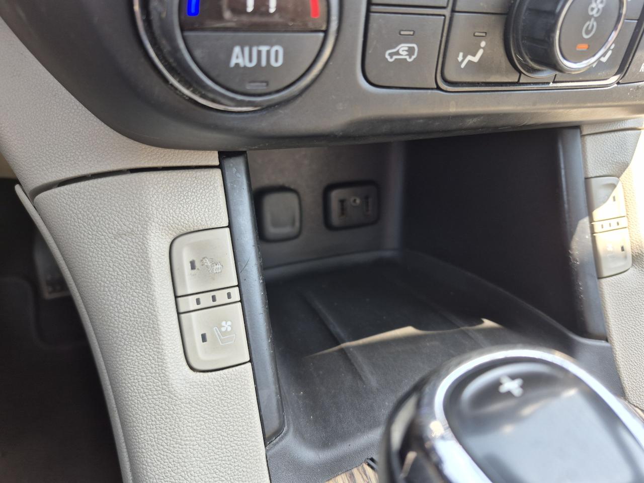 2017 GMC Acadia Denali - No Accidents - Certified Photo46