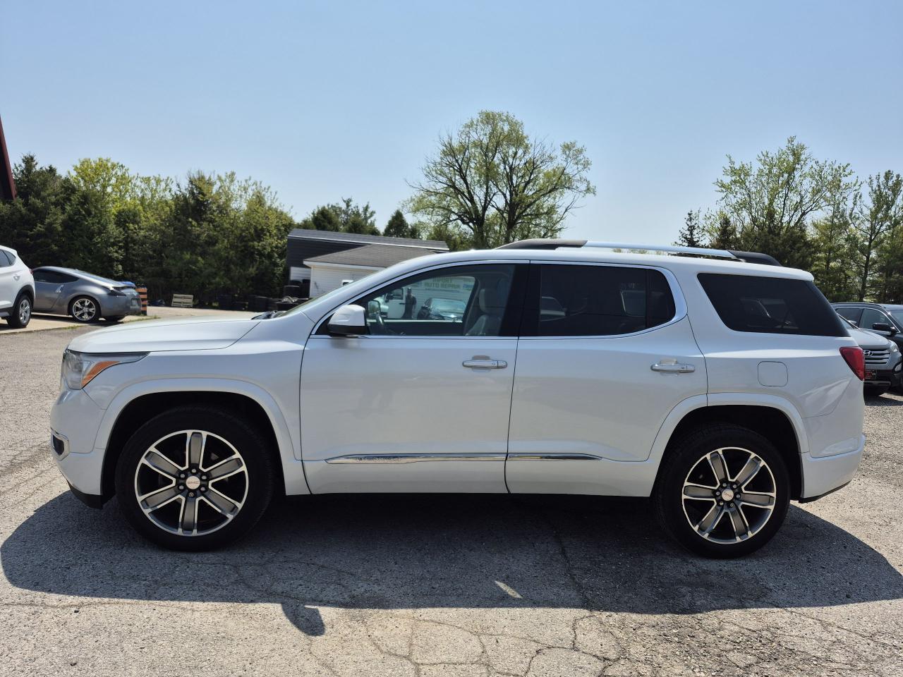 2017 GMC Acadia Denali - No Accidents - Certified Photo6