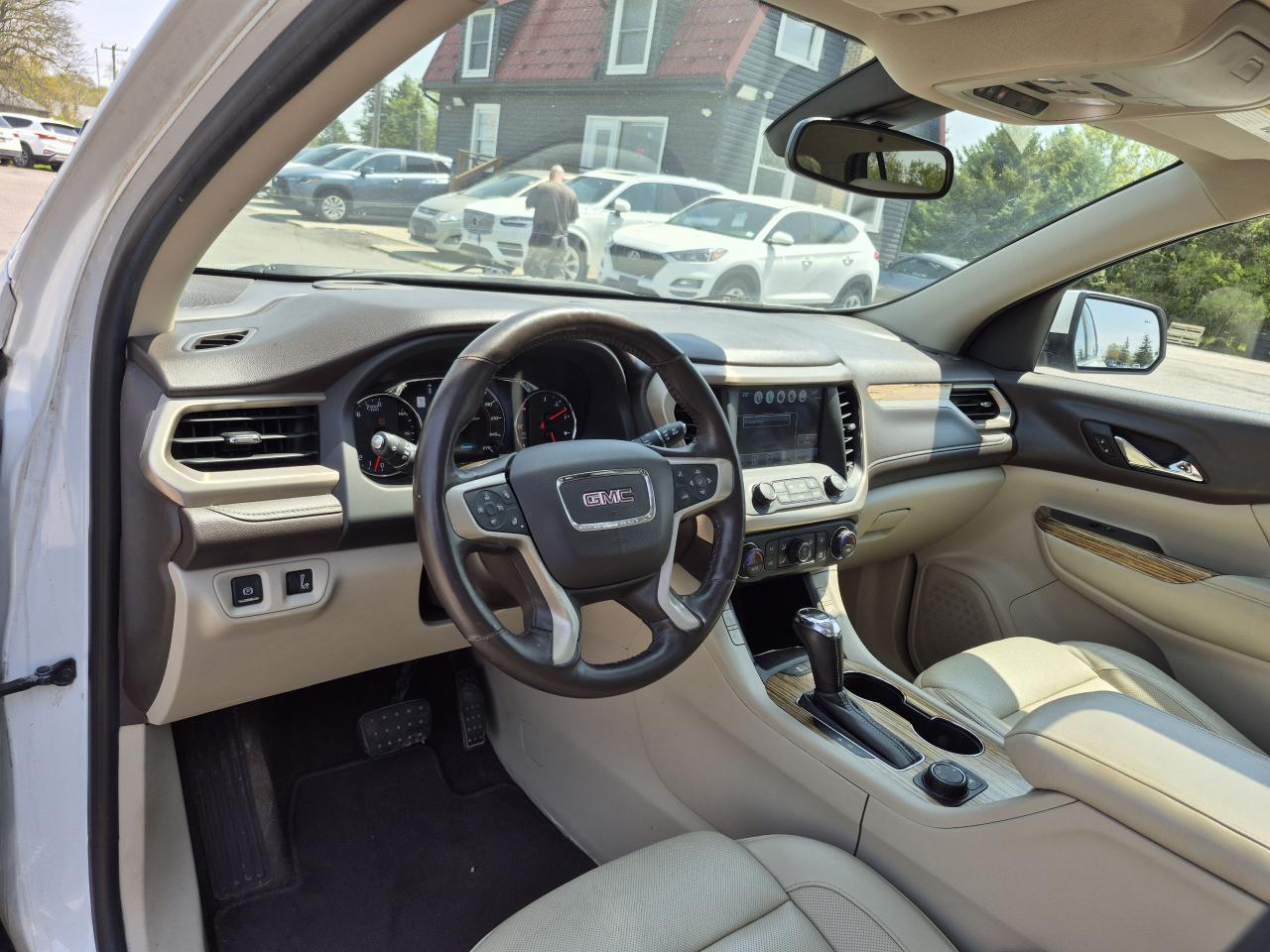 2017 GMC Acadia Denali - No Accidents - Certified Photo11