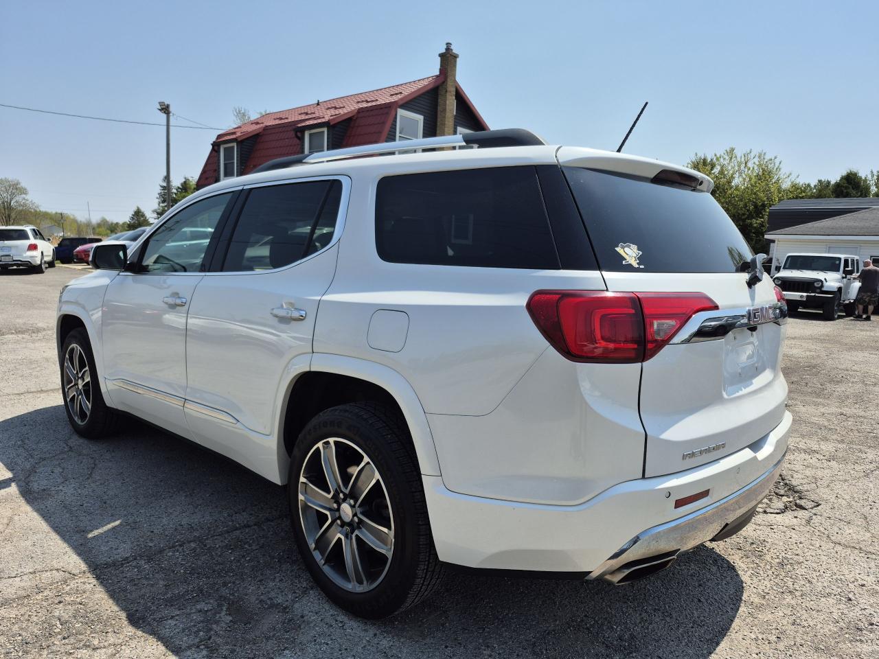 2017 GMC Acadia Denali - No Accidents - Certified Photo5