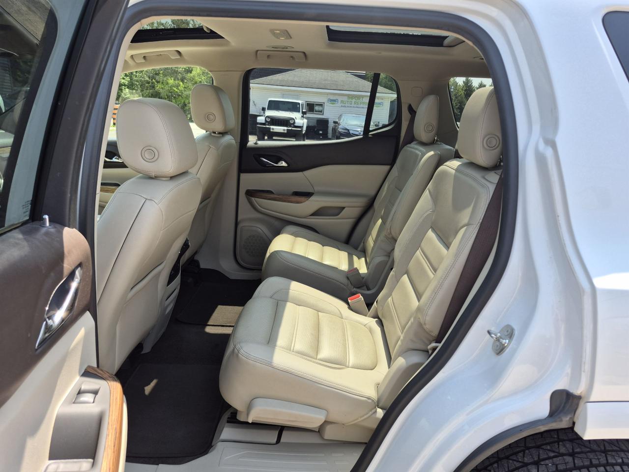 2017 GMC Acadia Denali - No Accidents - Certified Photo38