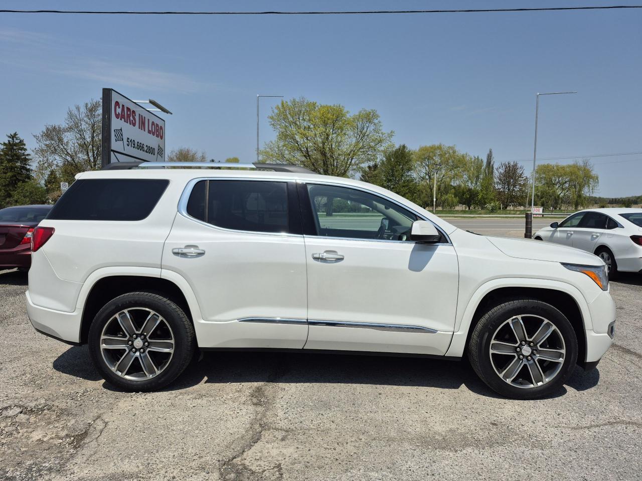 2017 GMC Acadia Denali - No Accidents - Certified Photo27