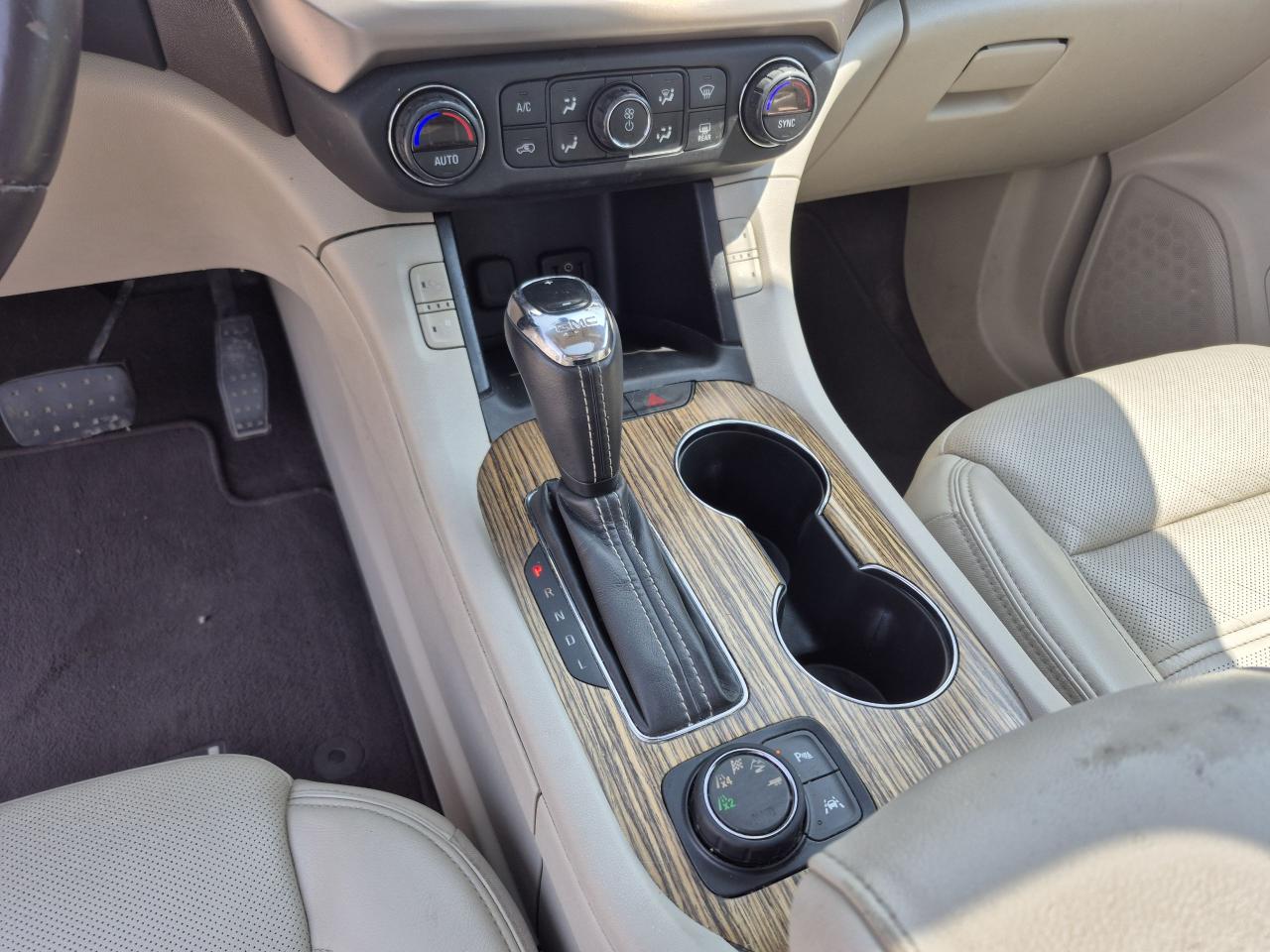 2017 GMC Acadia Denali - No Accidents - Certified Photo18