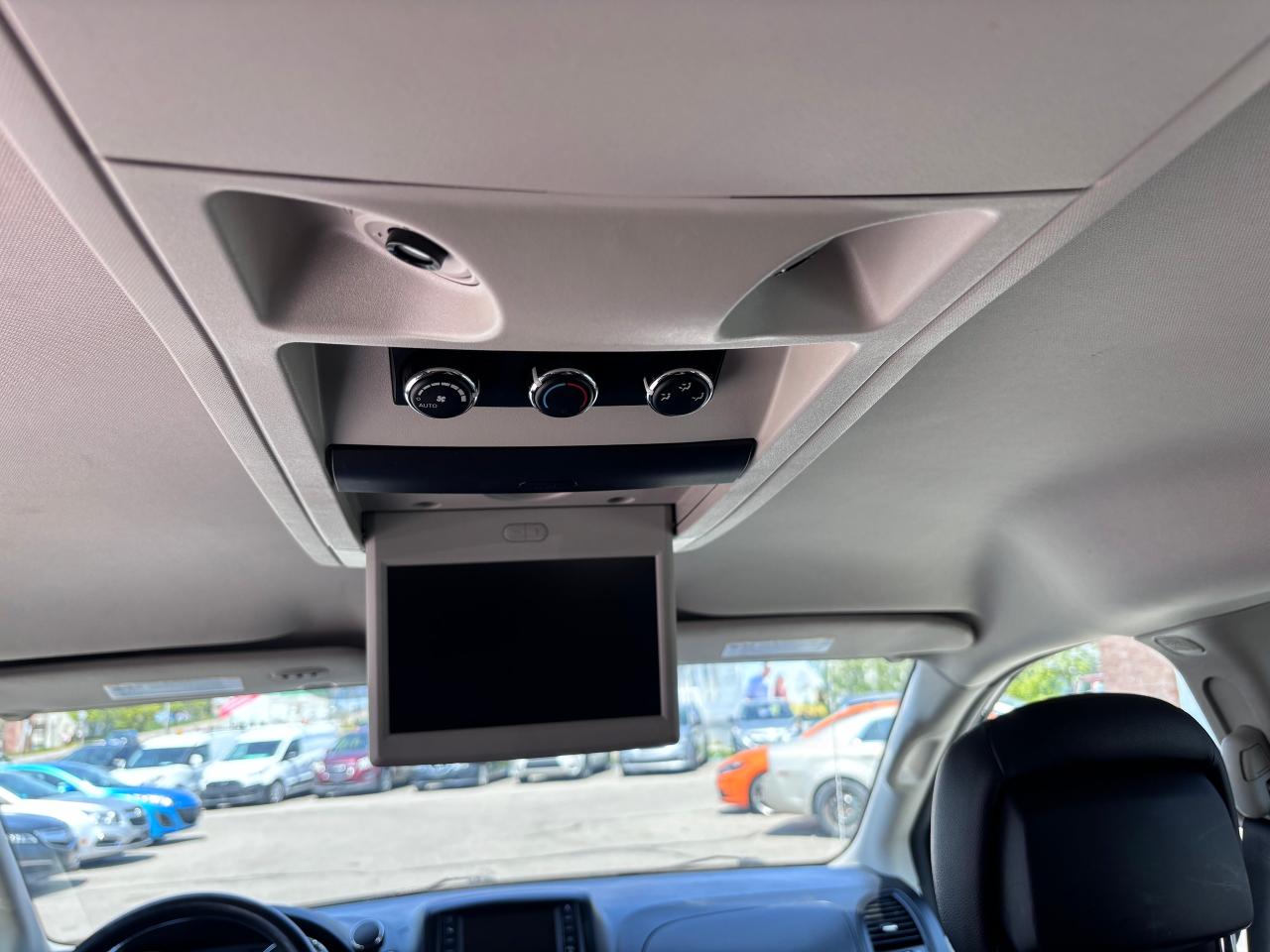 2019 Dodge Grand Caravan LOADED STOW N GO LOW KM - Photo #16