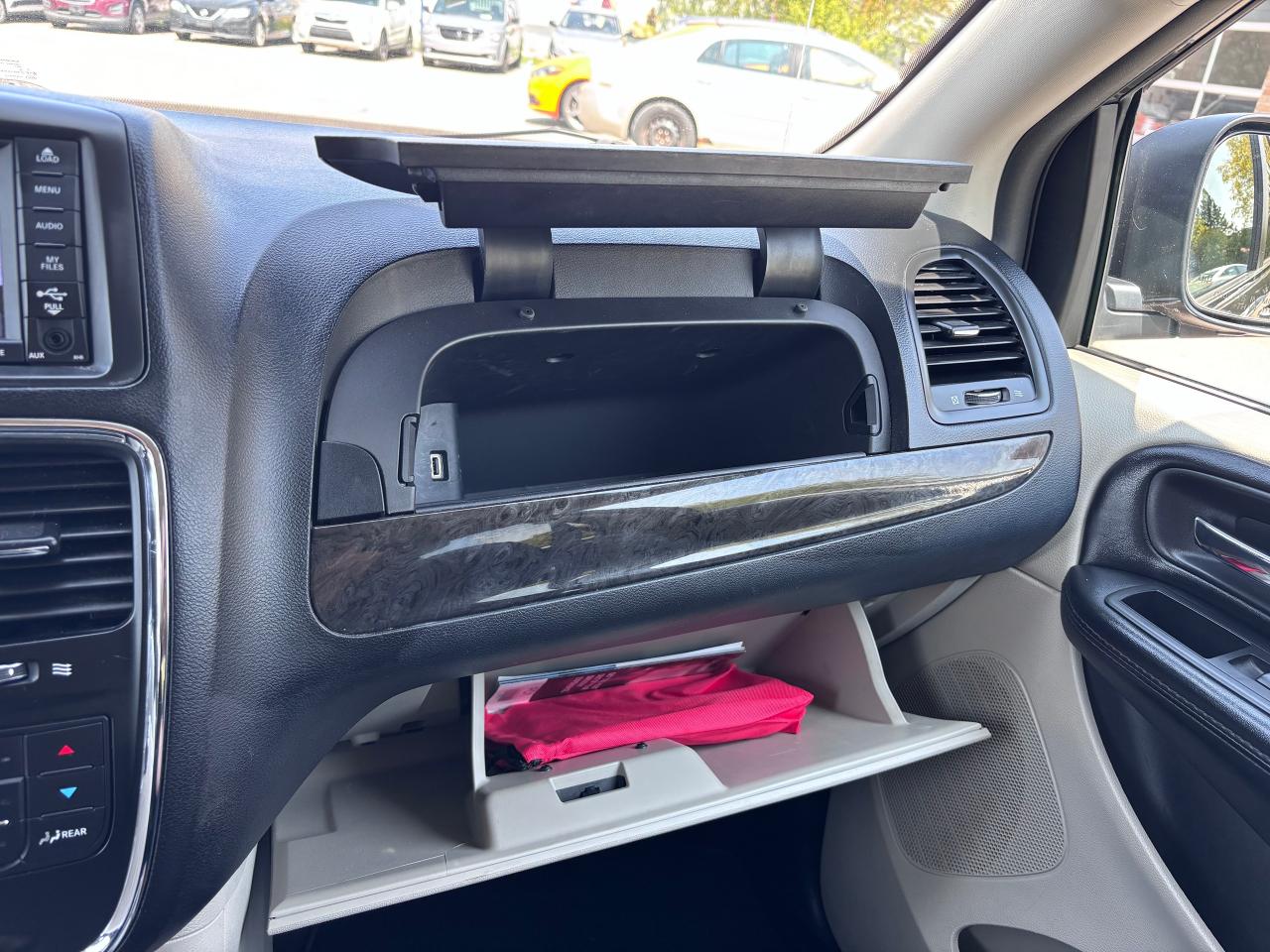 2019 Dodge Grand Caravan LOADED STOW N GO LOW KM - Photo #32