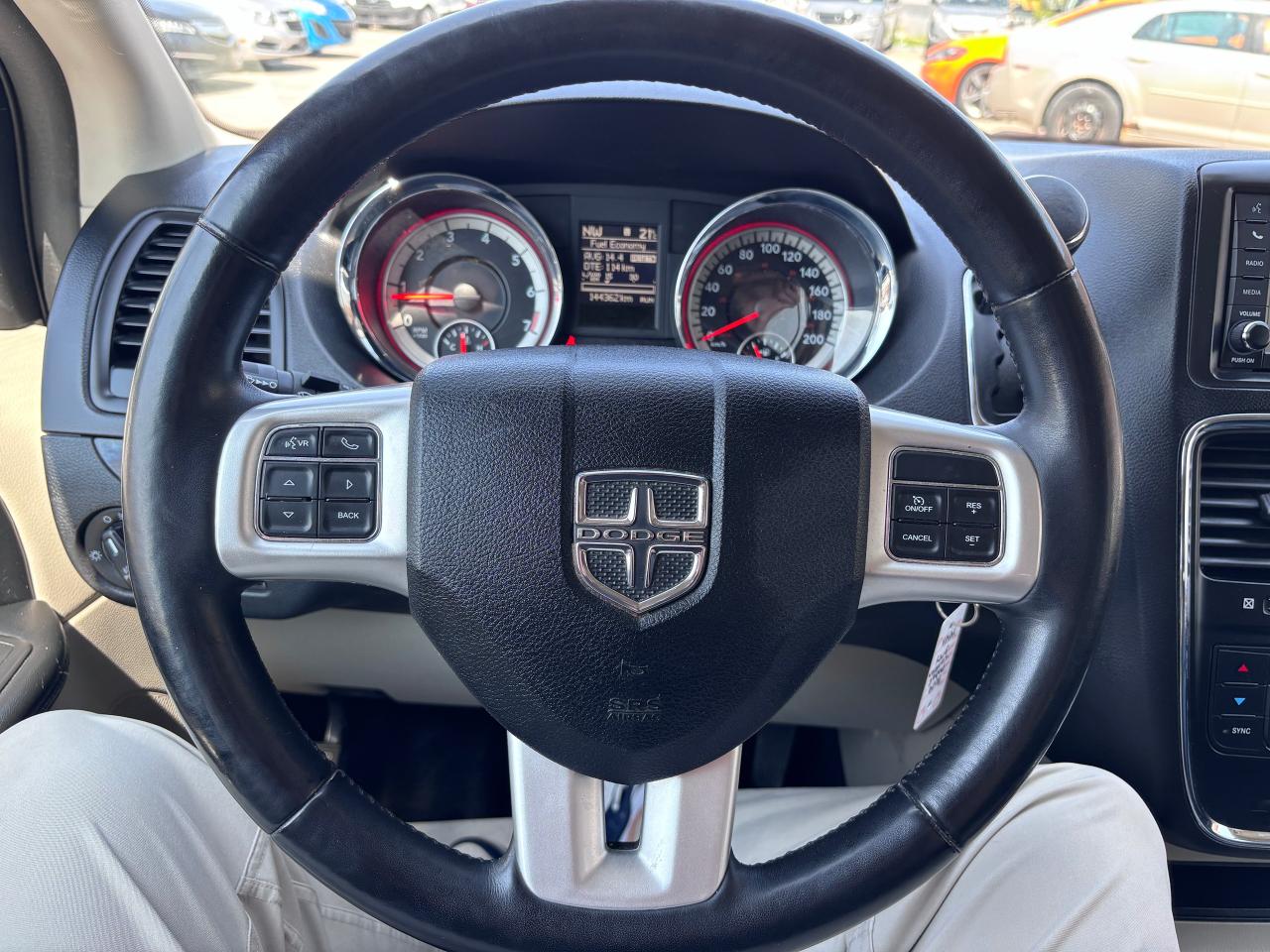 2019 Dodge Grand Caravan LOADED STOW N GO LOW KM - Photo #23