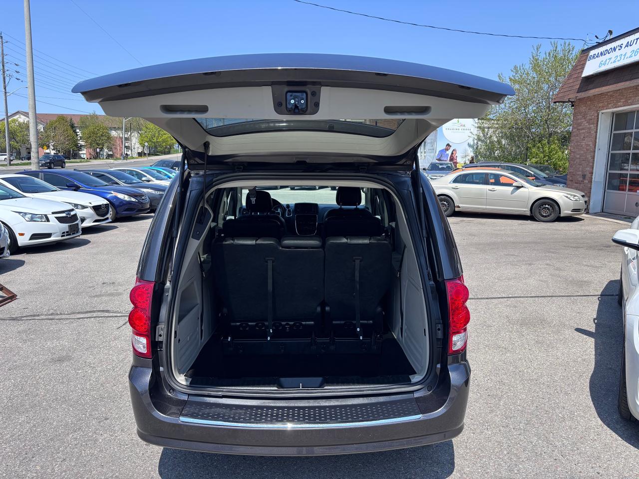 2019 Dodge Grand Caravan LOADED STOW N GO LOW KM - Photo #10