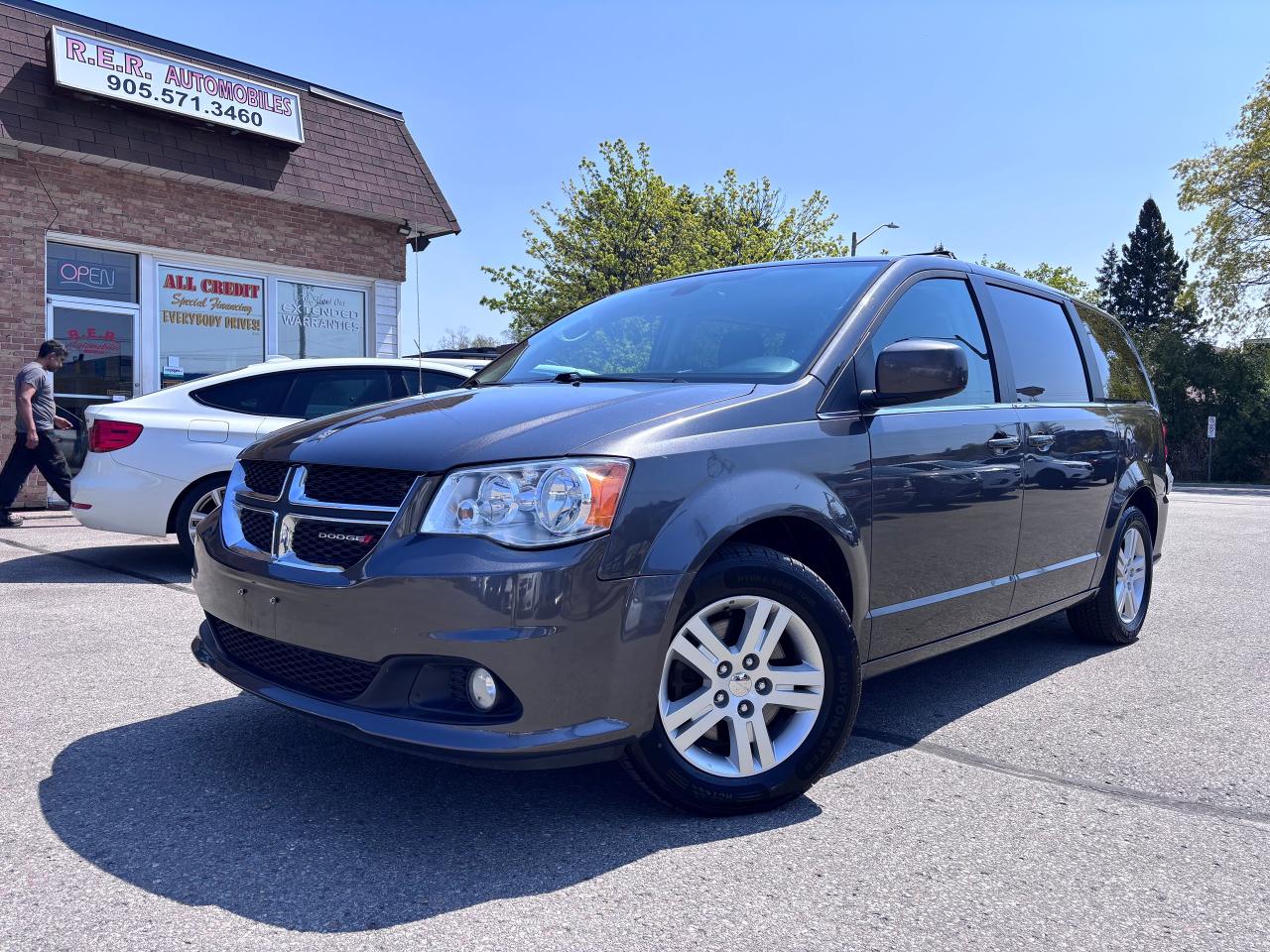 2019 Dodge Grand Caravan LOADED STOW N GO LOW KM - Photo #4