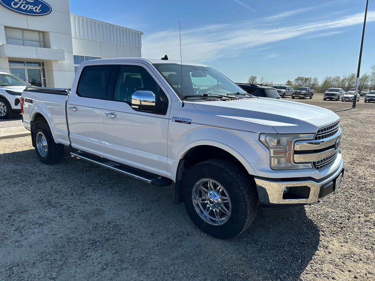 2019 Ford F-150 Lariat Photo2