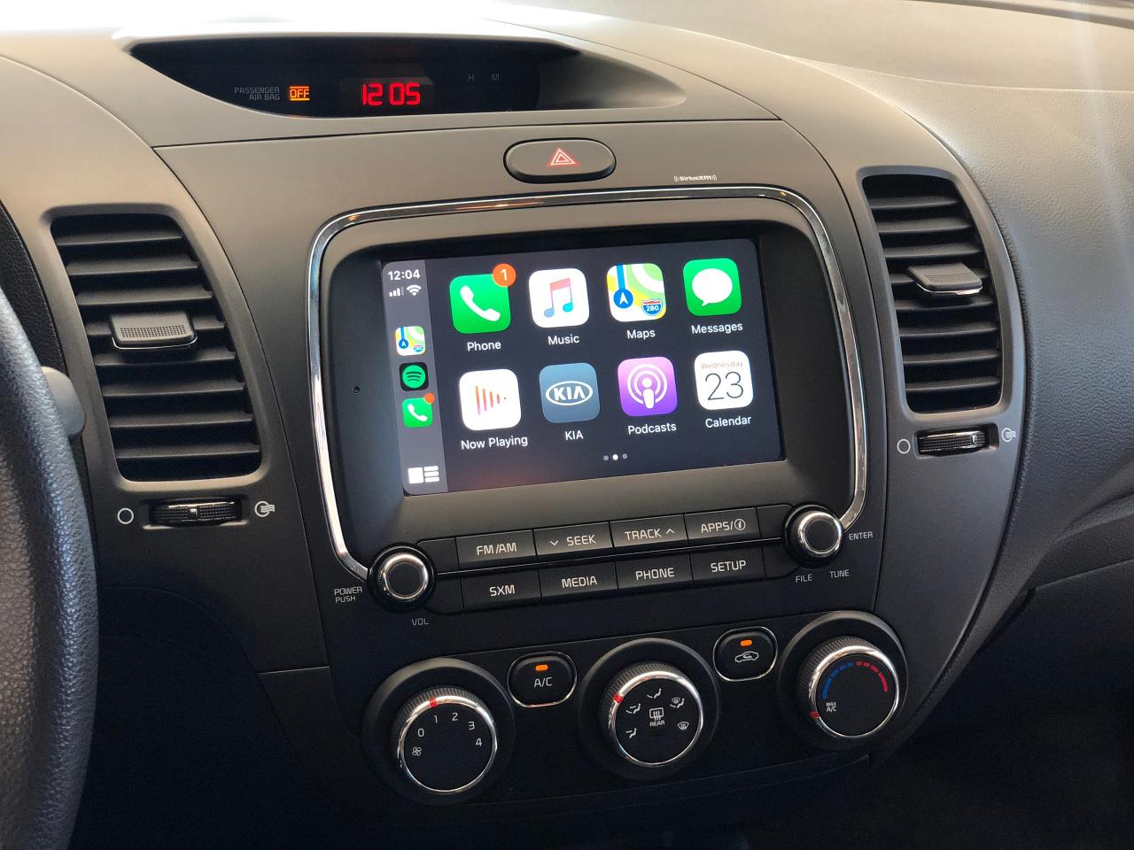 2018 Kia Forte LX+New Tires+Camera+ApplePlay+CLEAN CARFAX Photo2