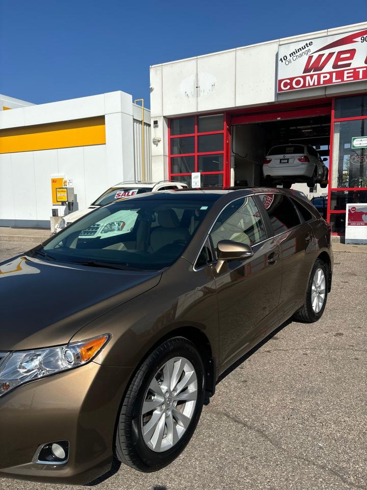 2013 Toyota Venza LE - Photo #2