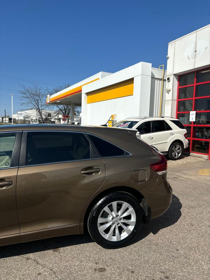 2013 Toyota Venza LE - Photo #4