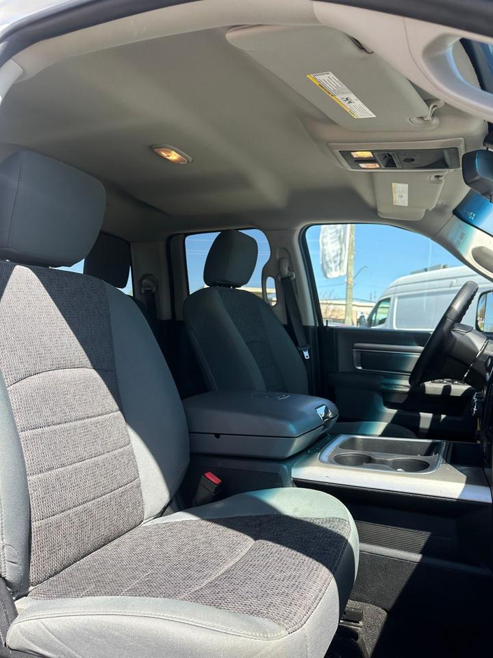 2016 RAM 1500 4WD Quad Cab 140.5" Outdoorsman - Photo #12