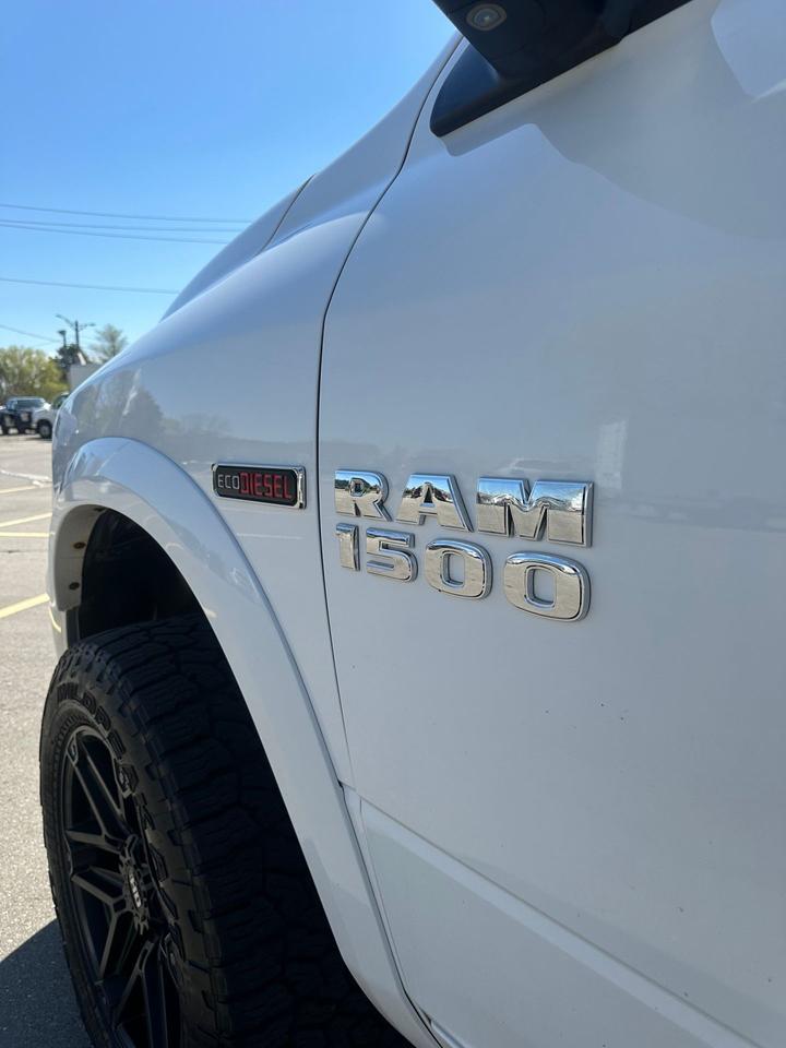 2016 RAM 1500 4WD Quad Cab 140.5" Outdoorsman - Photo #9