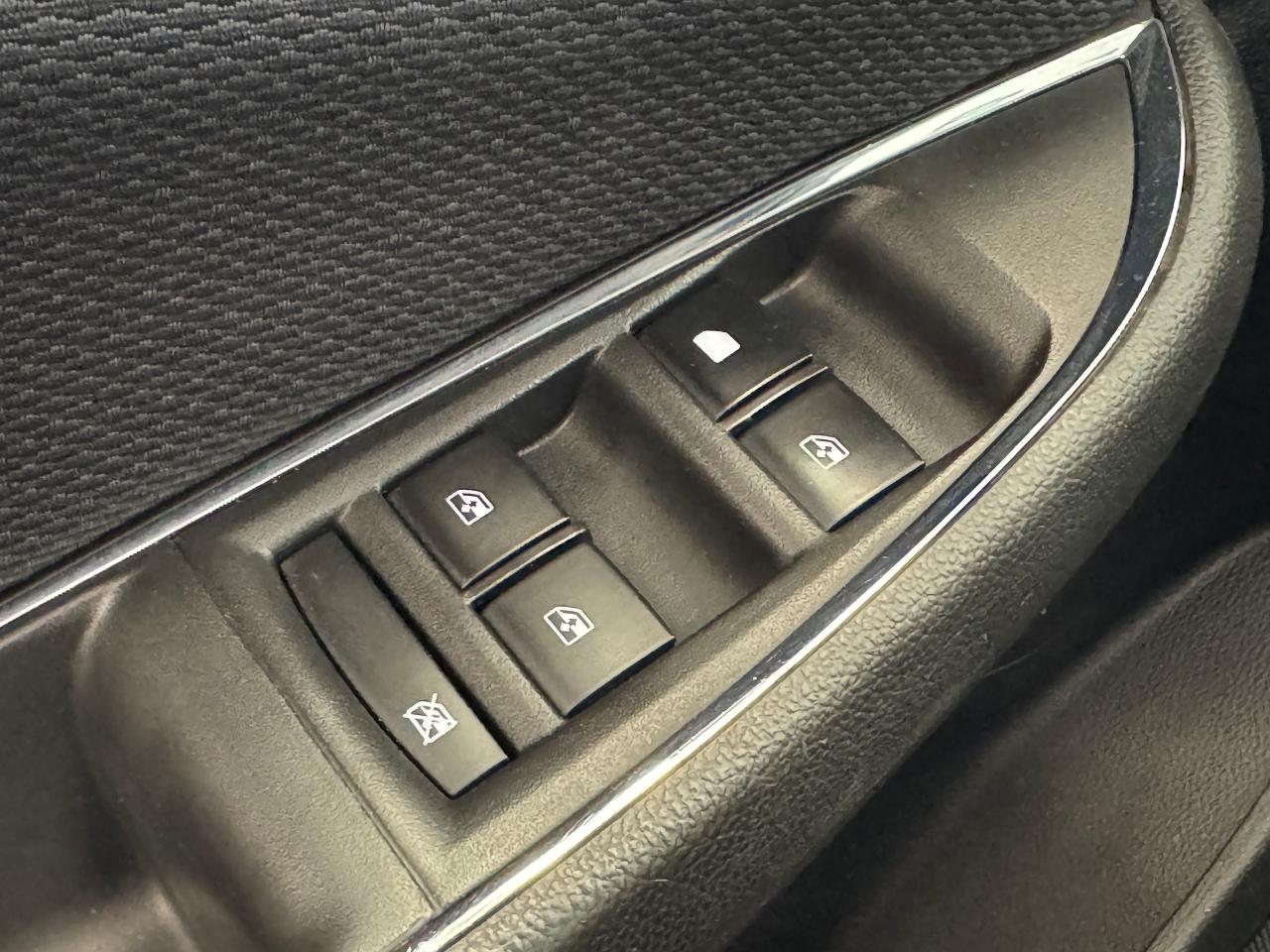 2017 Chevrolet Cruze LT+Camera+ApplePlay+New Tires+Remote Start Photo