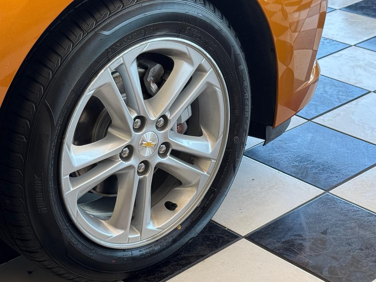 2017 Chevrolet Cruze LT+Camera+ApplePlay+New Tires+Remote Start Photo