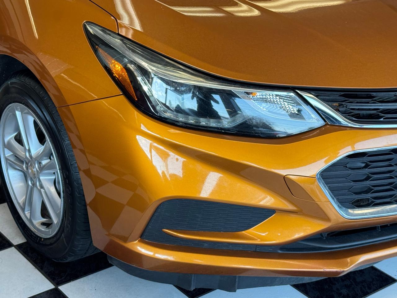 2017 Chevrolet Cruze LT+Camera+ApplePlay+New Tires+Remote Start Photo