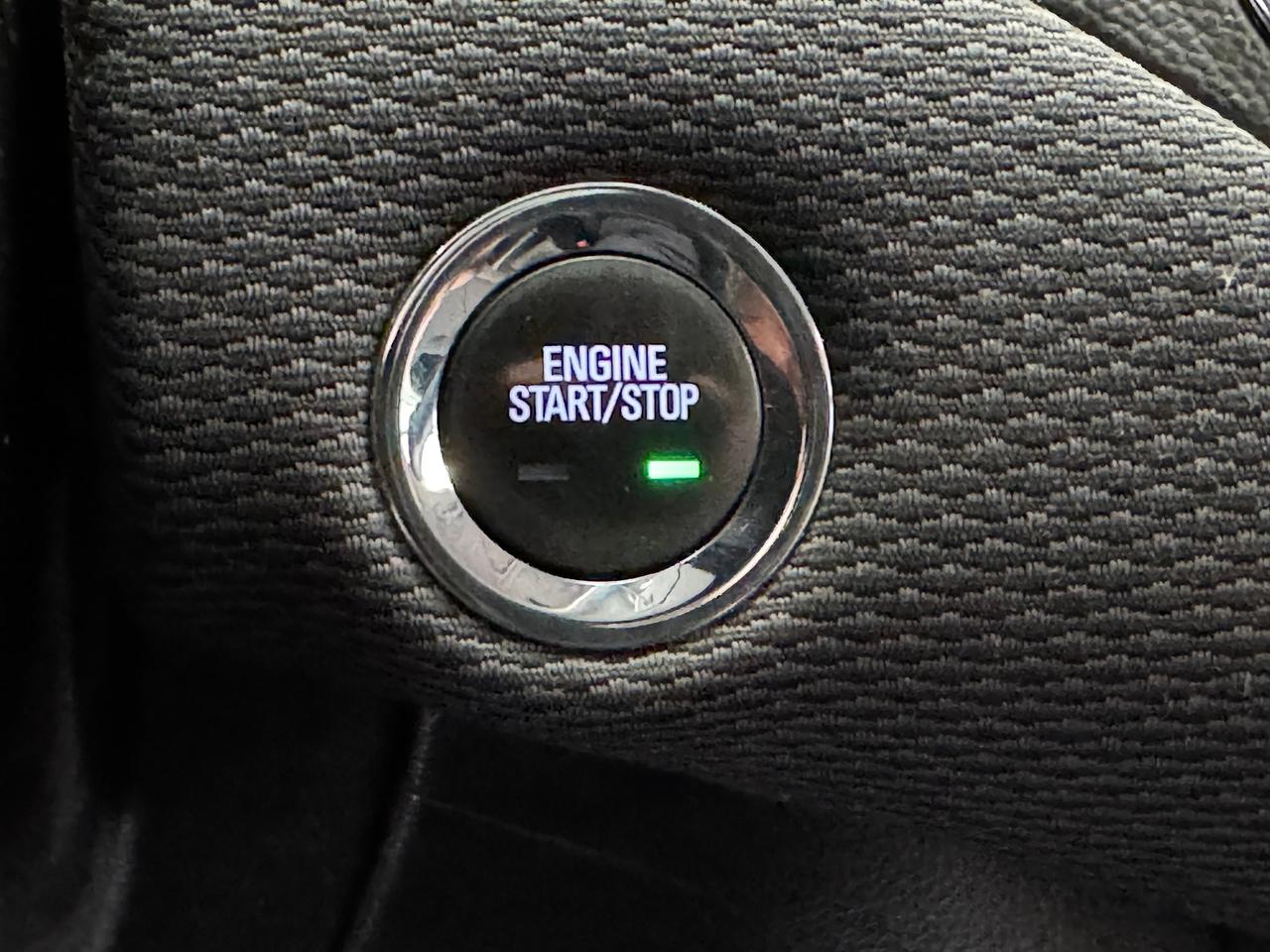 2017 Chevrolet Cruze LT+Camera+ApplePlay+New Tires+Remote Start Photo