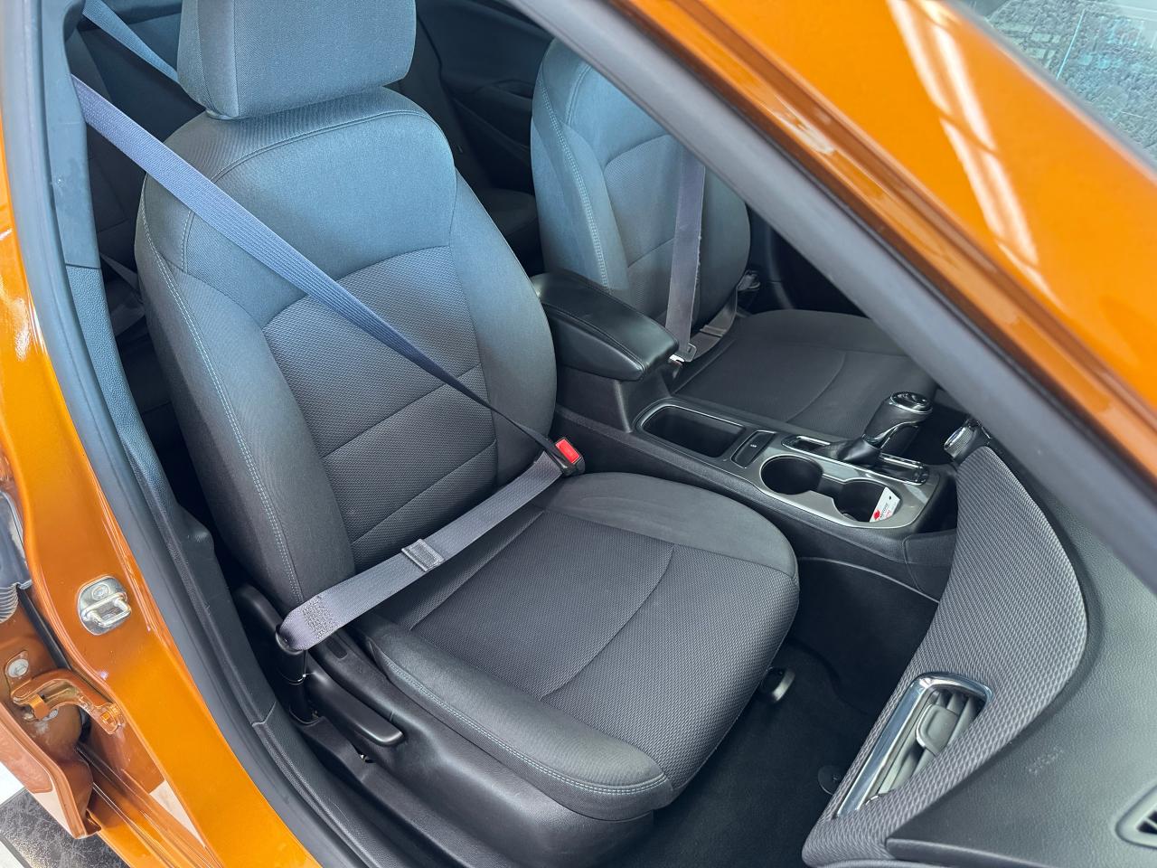 2017 Chevrolet Cruze LT+Camera+ApplePlay+New Tires+Remote Start Photo