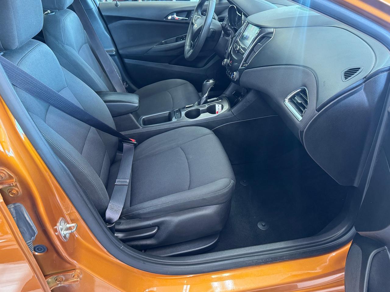 2017 Chevrolet Cruze LT+Camera+ApplePlay+New Tires+Remote Start Photo