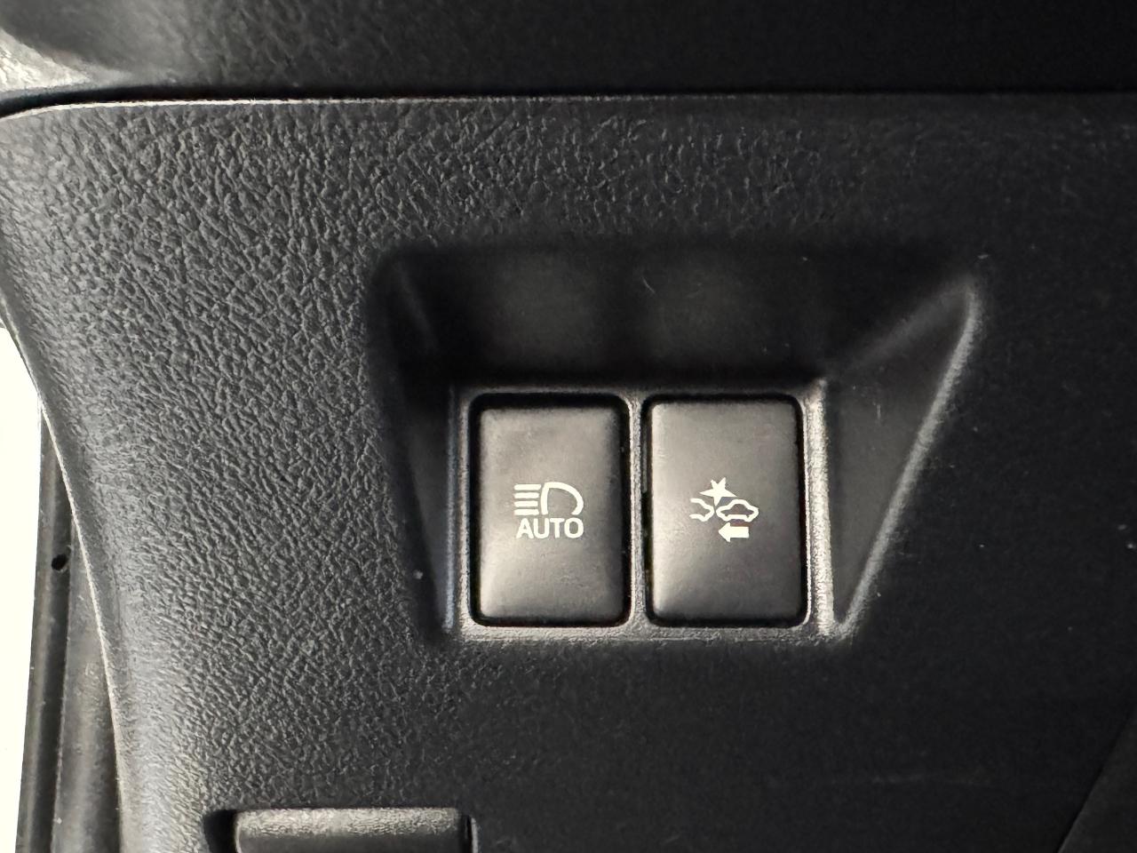 2017 Toyota Yaris LE+Lane Departure+Collision Alert+Camera+Tinited Photo