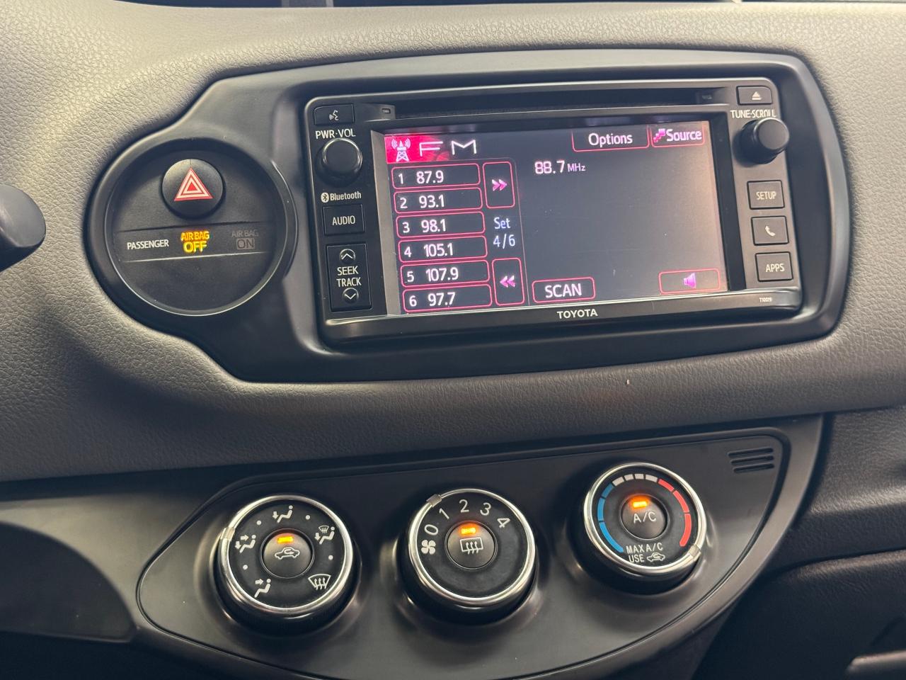 2017 Toyota Yaris LE+Lane Departure+Collision Alert+Camera+Tinited Photo