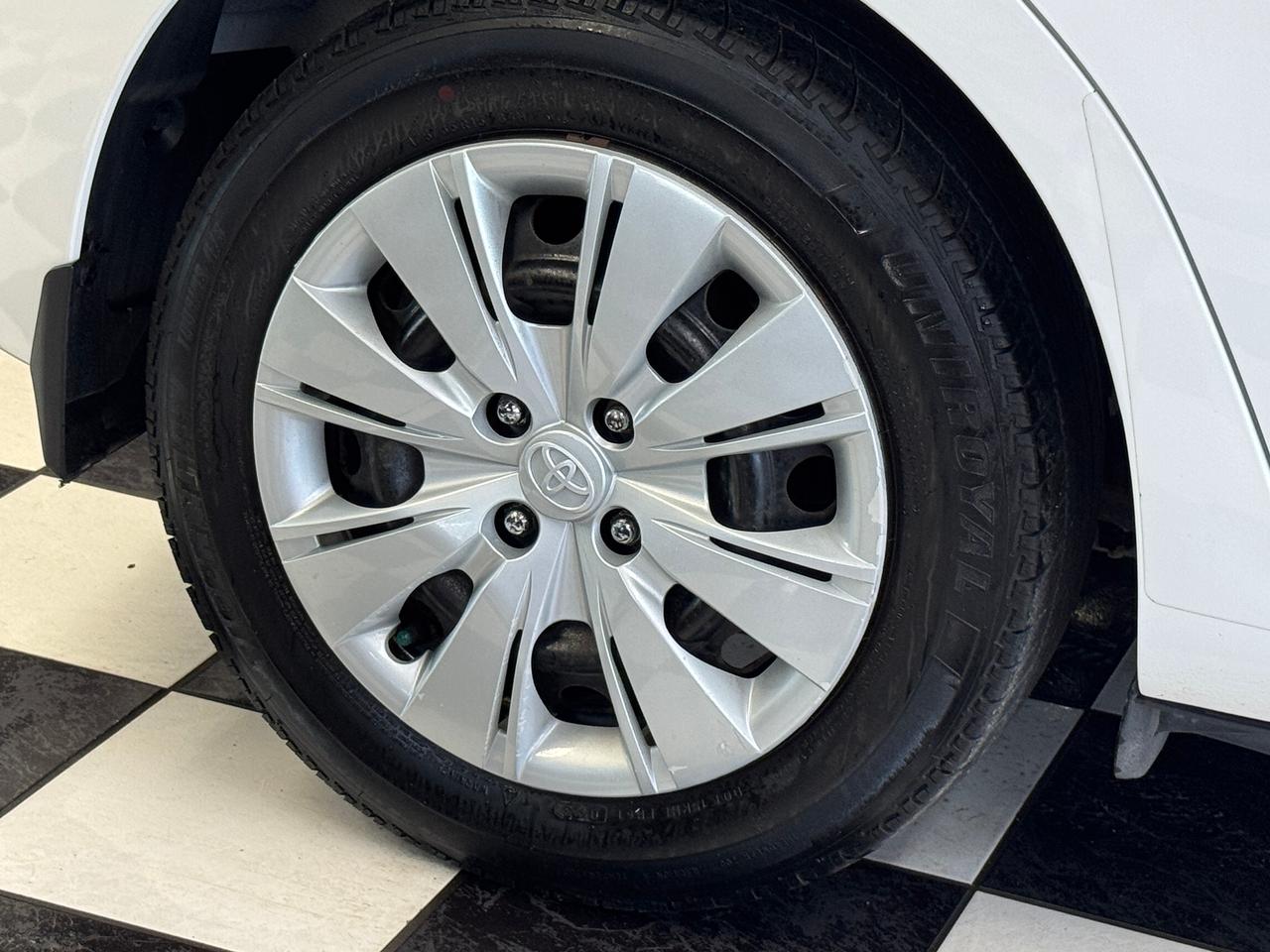 2017 Toyota Yaris LE+Lane Departure+Collision Alert+Camera+Tinited Photo