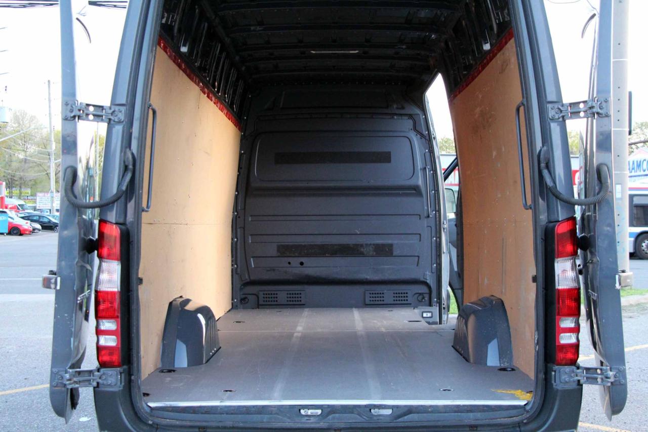 2017 Mercedes-Benz Sprinter 2500 170" - Photo #10