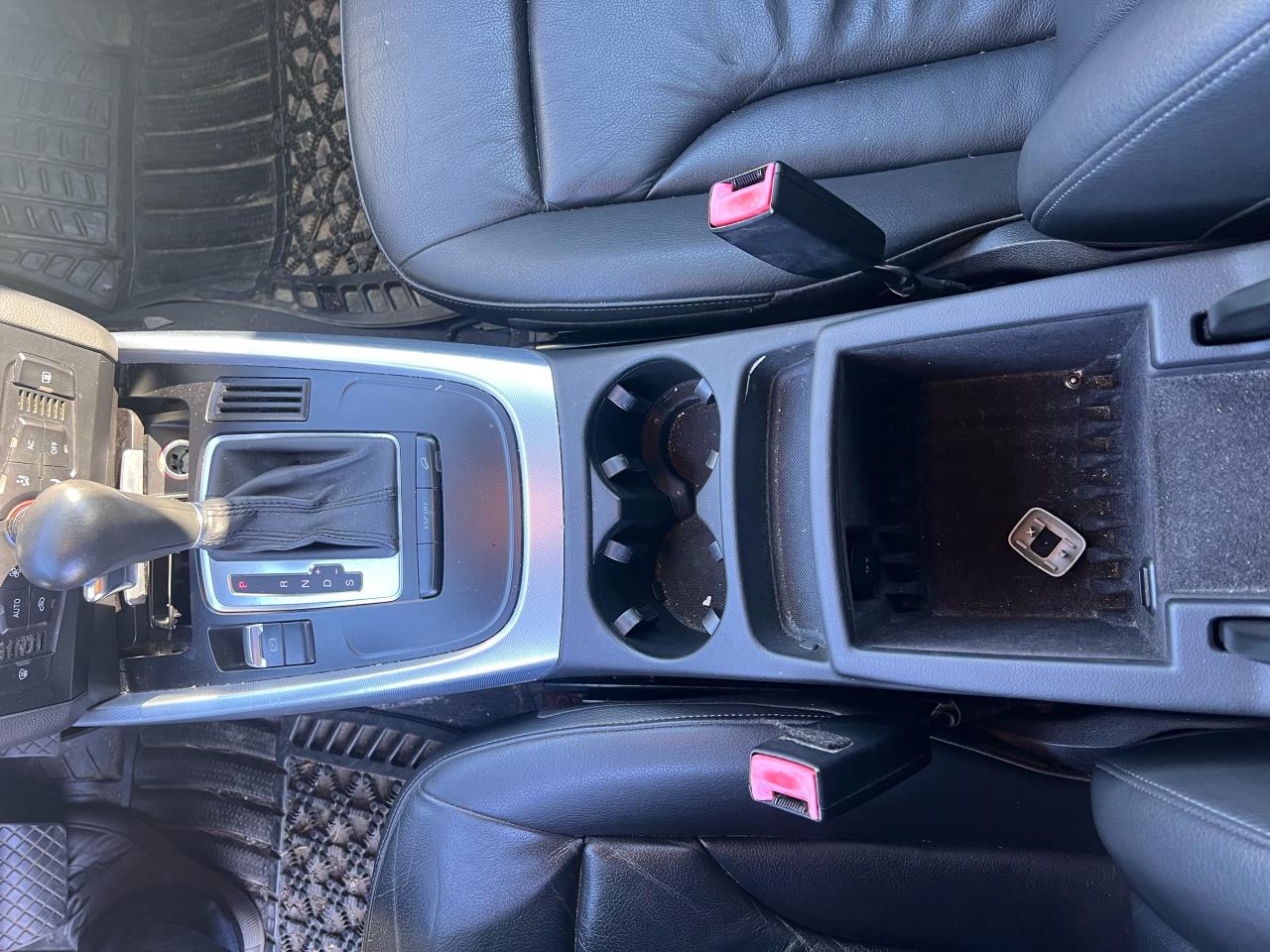 2010 Audi Q5 quattro 3.2L Photo25
