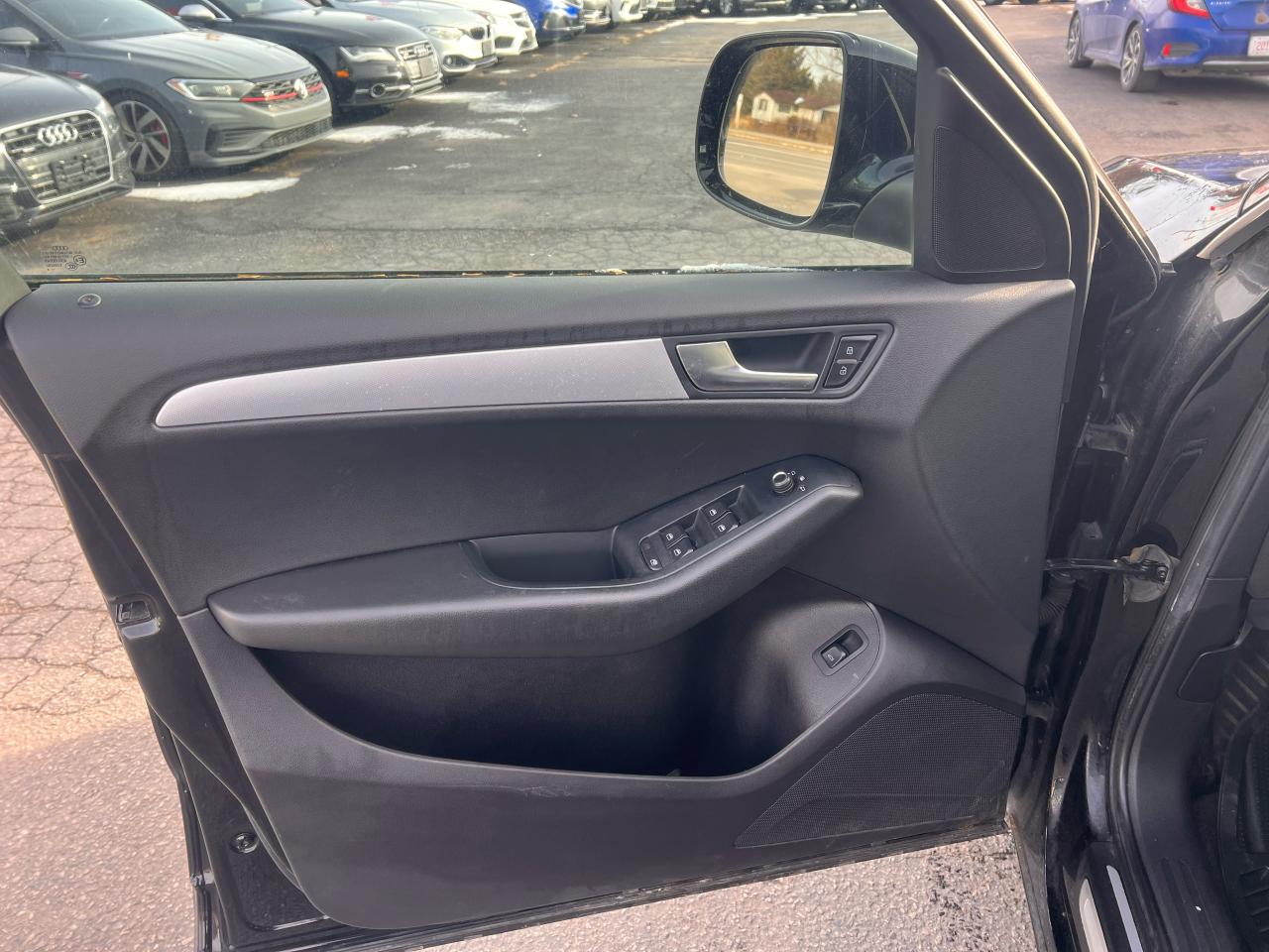 2010 Audi Q5 quattro 3.2L Photo11