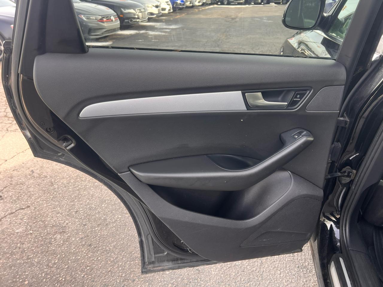 2010 Audi Q5 quattro 3.2L Photo42