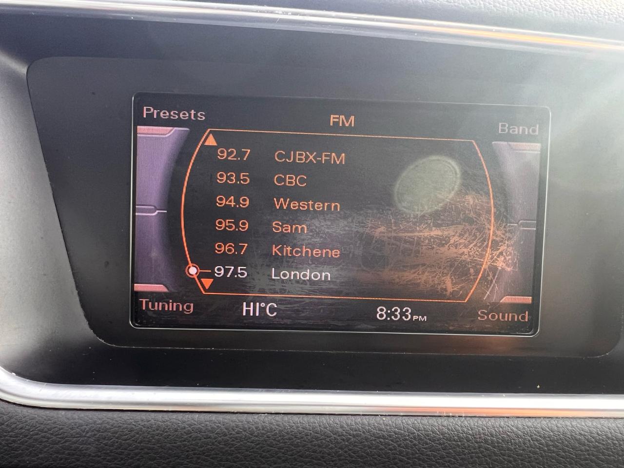 2010 Audi Q5 quattro 3.2L Photo28