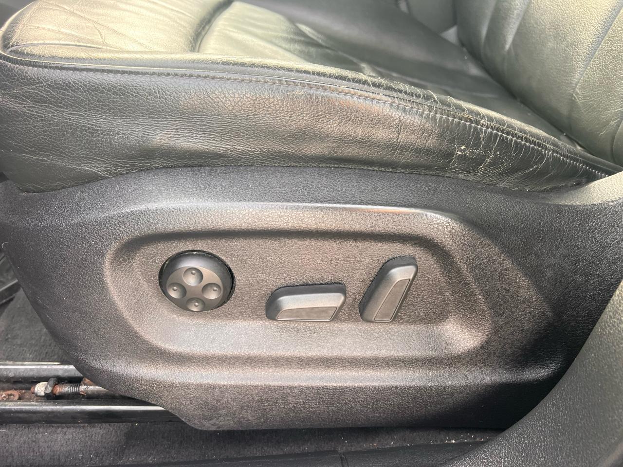 2010 Audi Q5 quattro 3.2L Photo24