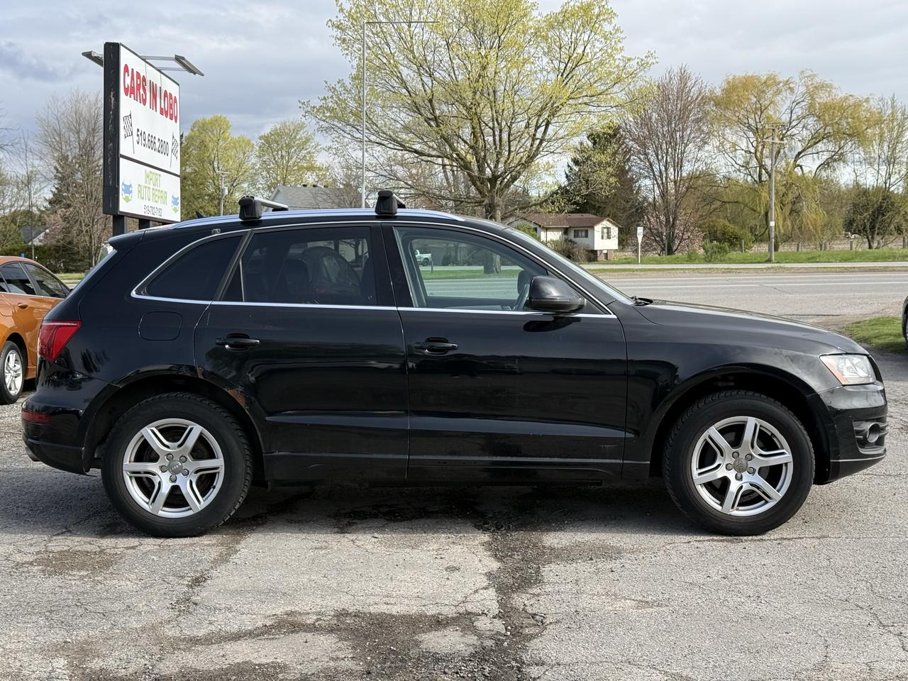 2010 Audi Q5 quattro 3.2L Photo