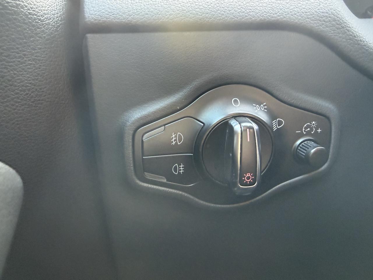 2010 Audi Q5 quattro 3.2L Photo